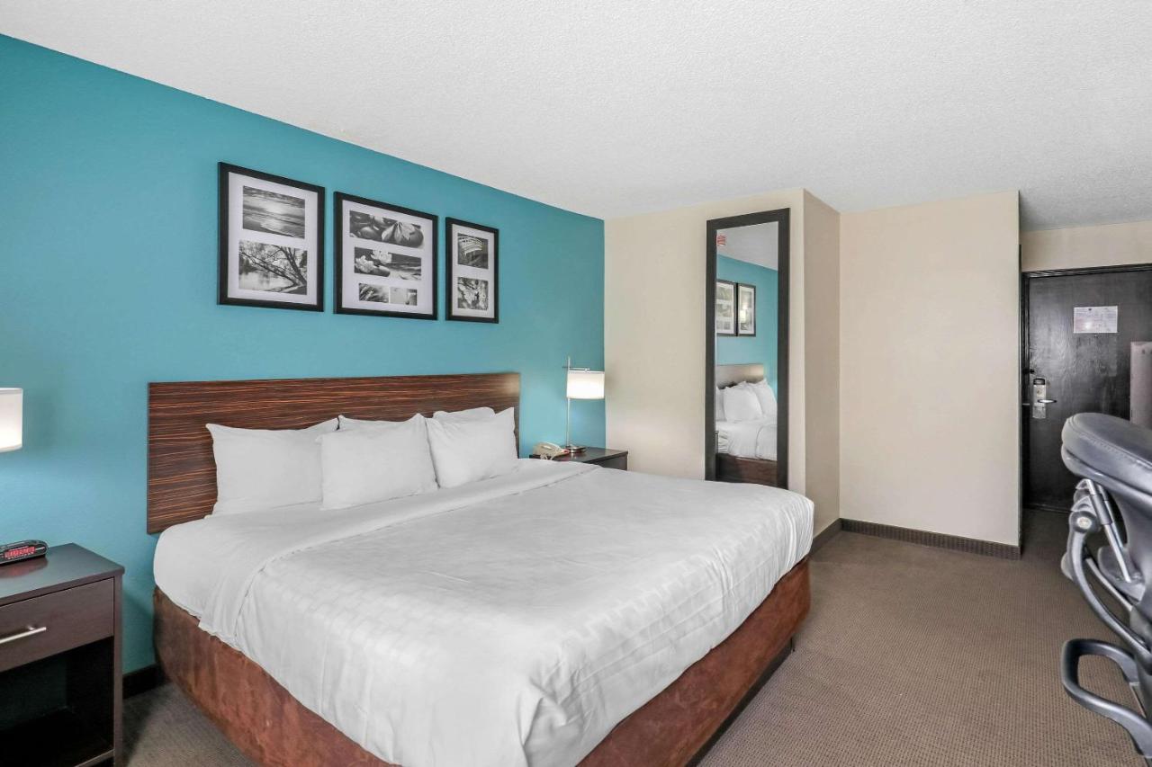 Clarion Inn & Suites Dfw North Irving Εξωτερικό φωτογραφία