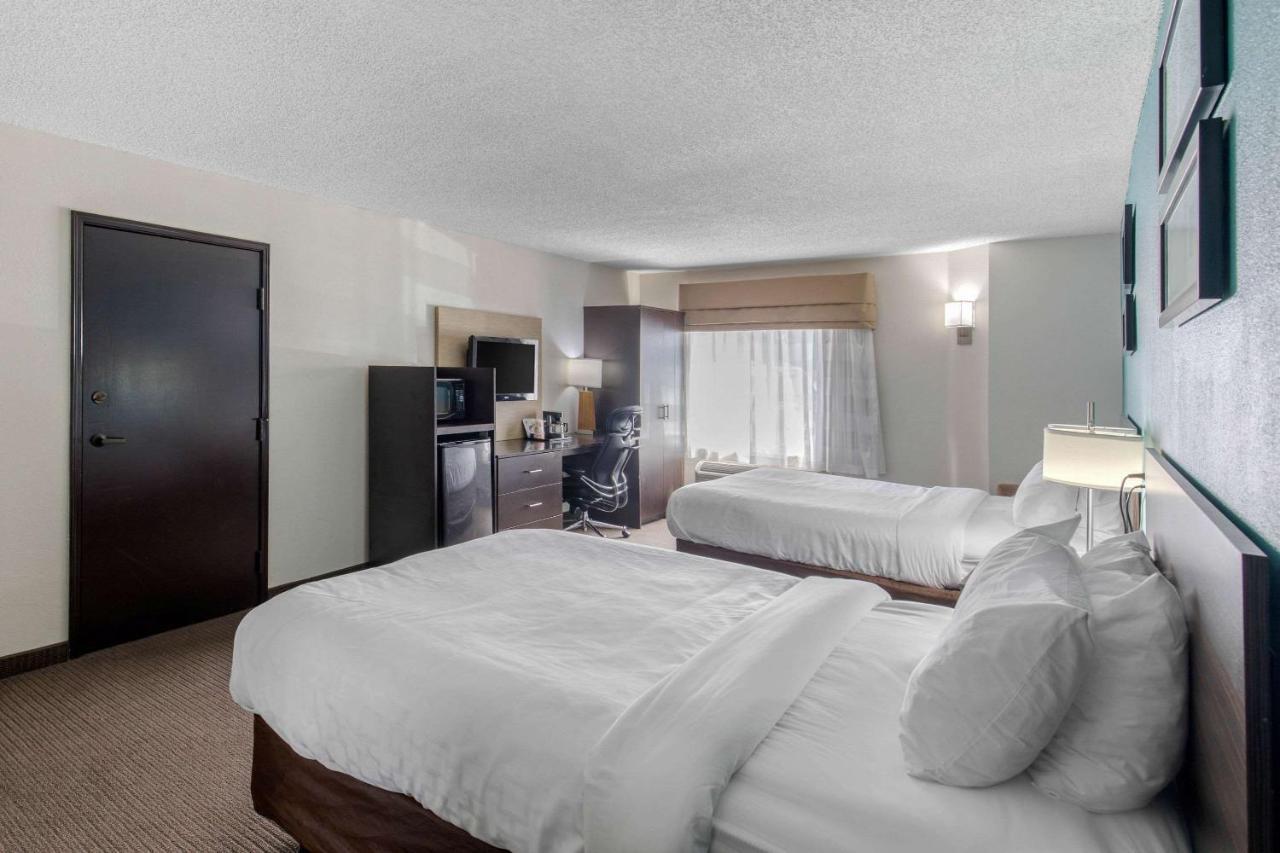 Clarion Inn & Suites Dfw North Irving Εξωτερικό φωτογραφία