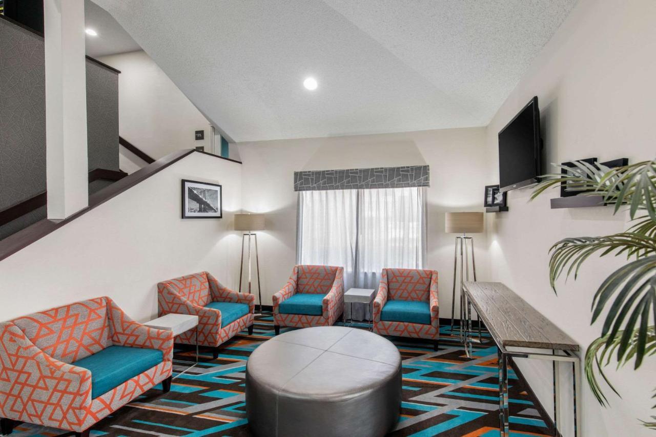 Clarion Inn & Suites Dfw North Irving Εξωτερικό φωτογραφία