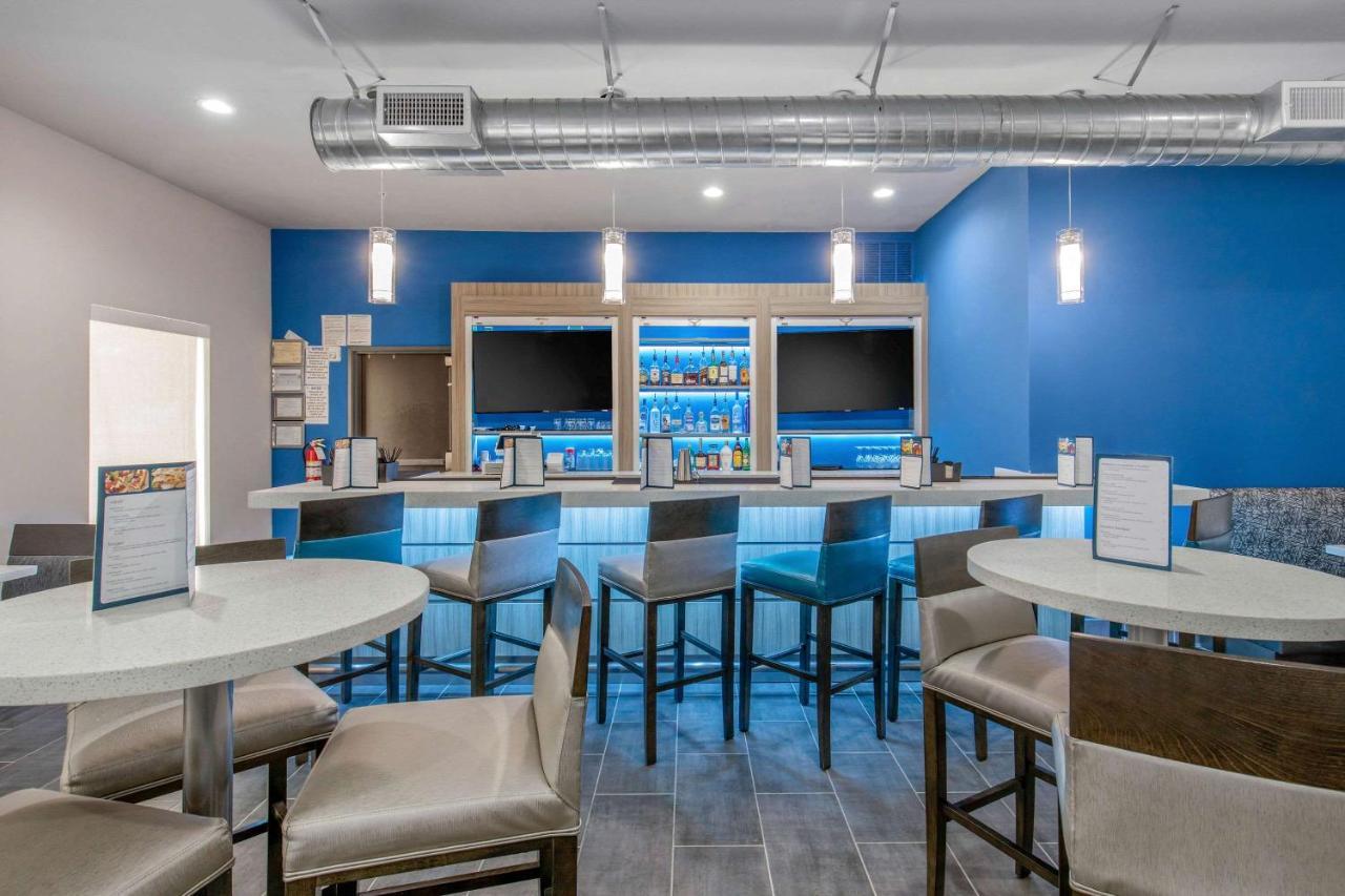 Clarion Inn & Suites Dfw North Irving Εξωτερικό φωτογραφία