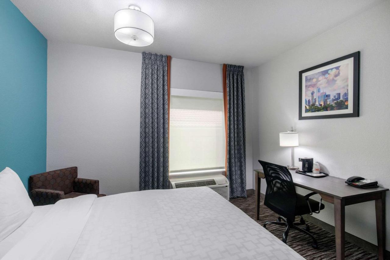 Clarion Inn & Suites Dfw North Irving Εξωτερικό φωτογραφία
